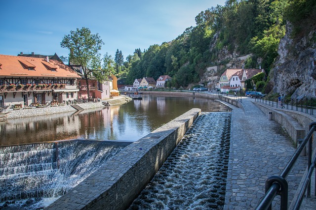 Na Vltavě si můžete pronajmout i raft